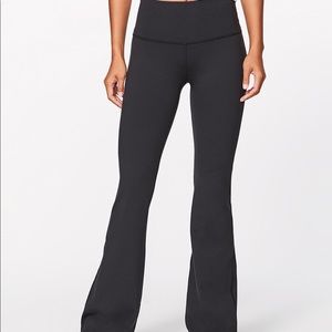 Wide leg lululemon yoga pants 🖤